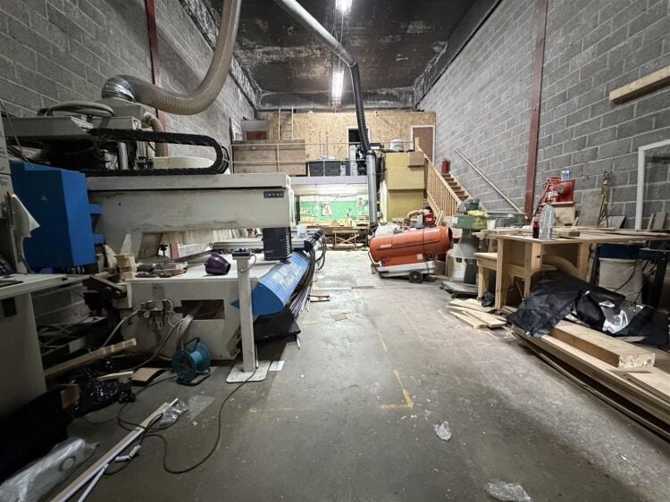 An industrial unit, currenting arranged as a joiners, of approximately 1,536 sq ft located within the printworks development which is currently underg Photo 2