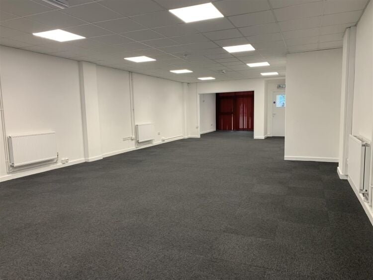 Industrial Unit for Sale in Bristol with Open Plan Office Layout and Five Parking Spaces Photo 2