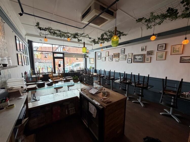 A fully fitted and licensed restaurant of approximately 900 ft², located on the high street in henleaze. the restaurant benefits from a fully equ Photo 2