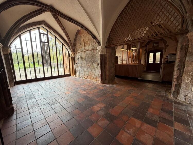 Grade II Listed Property for Sale in Bristol City Centre, Ideal for Café or Similar Business Photo 2