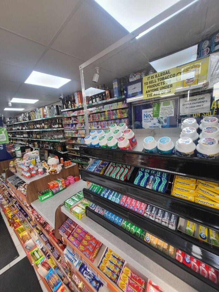 PRIME NORTH LONDON CONVENIENCE STORE FULLY REFURBISHED | HIGH TURNOVER | EXCELLENT GROWTH POTENTIAL /REF: CS0791 Photo 2