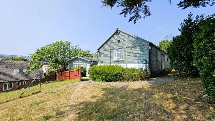 Former S.E.N. School on 4.4 Acres in Swanage Dorset Suitable for Community Uses Photo 2