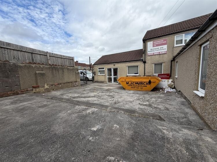 Self-Contained Office Building for Sale in Bristol with Storage Yard and Parking Photo 2