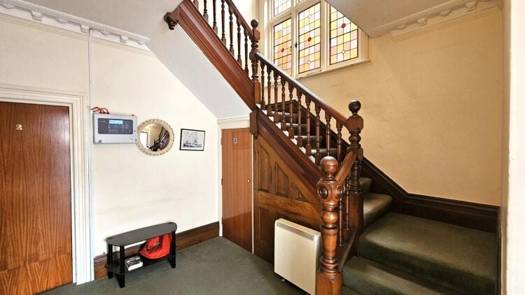 Five Apartments for Sale in Bournemouth Dorset Near Southbourne Village with Parking and Garden Photo 2