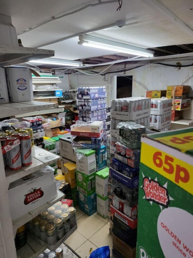 ALMOST RENT-FREE CONVENIENCE STORE WITH 6-BED MAISONETTE UPPERS IN CENTRAL WEST LONDON WITH REF CS0508 Photo 2
