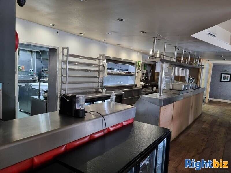 Large Restaurant and Licensed Premises in Cambuslang with Parking, Ideal for Functions or Offices Photo 2