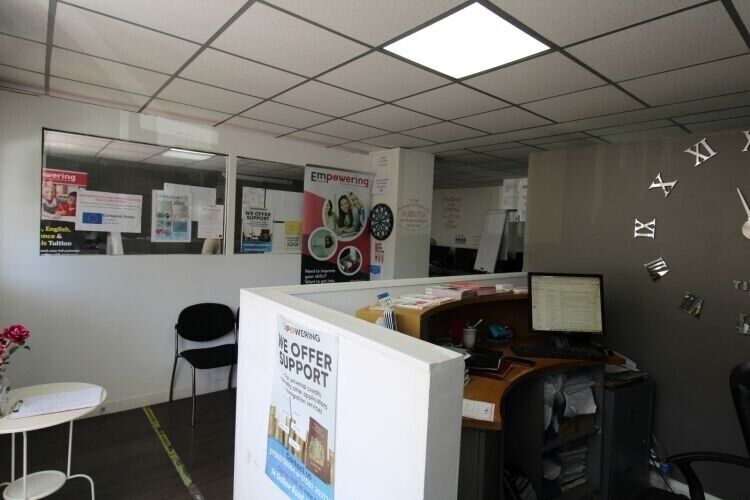 Prime Business Opportunity on Busy Dallow Road, Luton with Potential for Expansion Photo 2