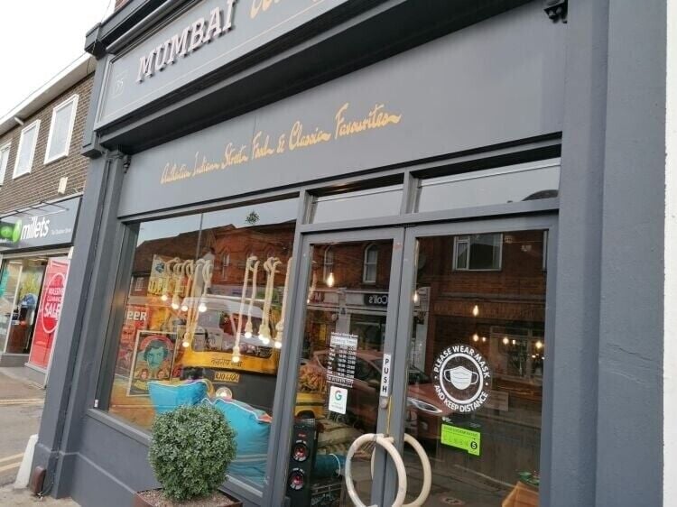 Prime Location Indian Restaurant with 2-Bedroom Flat in Central Wokingham Available Photo 2