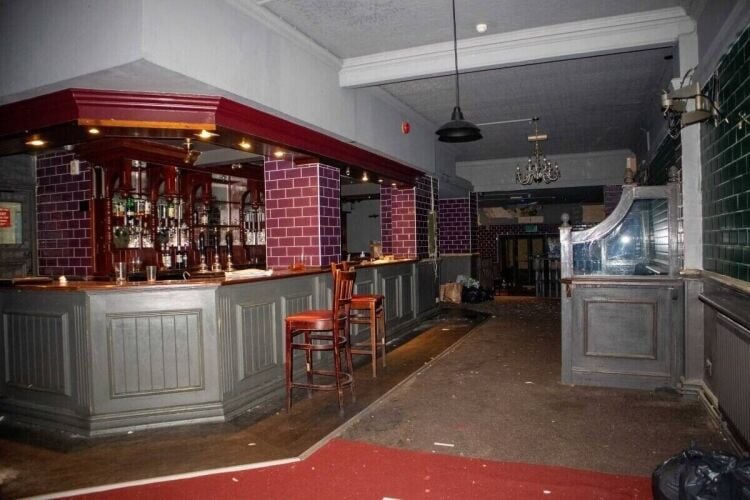 Prime London Location - Detached Pub with Alternate Use Potential, Near Wood Green Station Photo 2