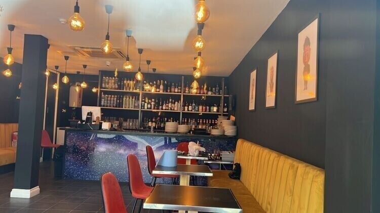 Prime Location Shisha Lounge with High Footfall in Feltham, London Photo 2