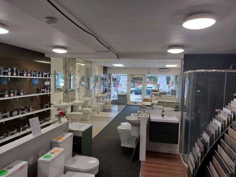 Spacious Retail Unit / Showroom TO LET  in Prime Suburban location ion York Road, Acomb,  York Photo 2