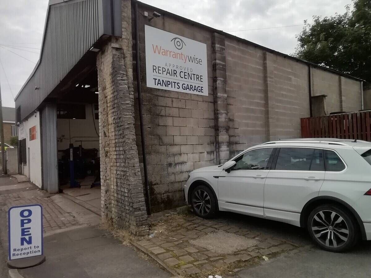 Prime Freehold Investment Opportunity in Accrington, Lancashire Photo 2