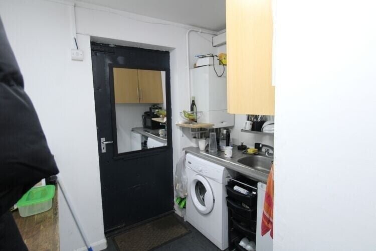 Prime Investment Opportunity with Three Tenanted Shops on Penge High Street, London Photo 2