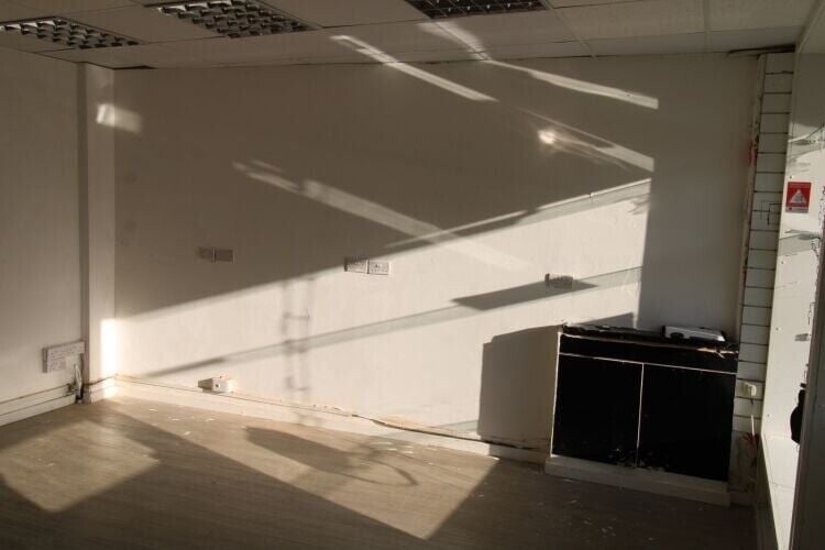 Prime Business Opportunity in Burnt Oak, Middlesex - Renovated Retail Space Available Photo 2