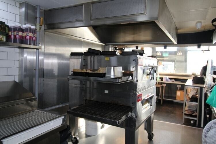 Prime Location Pizza Takeaway Available in Bustling Brentwood, Essex Photo 2