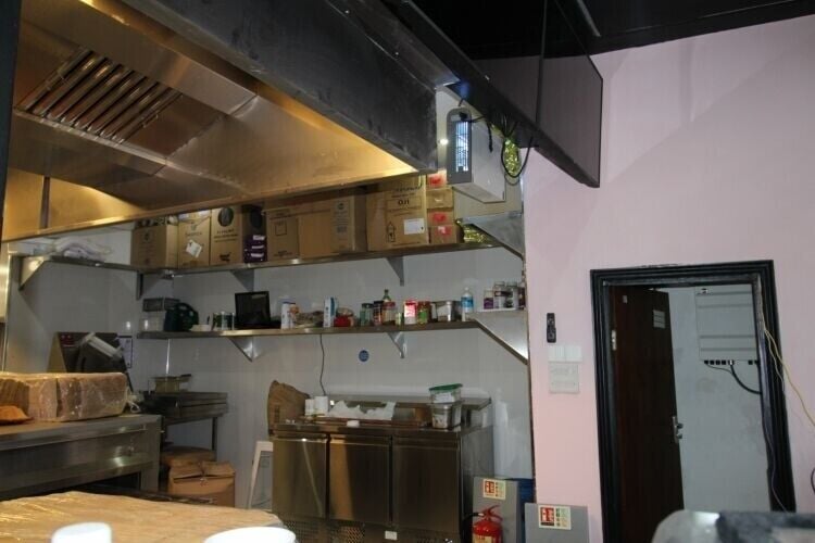 Prime Location Pizza Takeaway Business for Sale in Walthamstow, London Photo 2