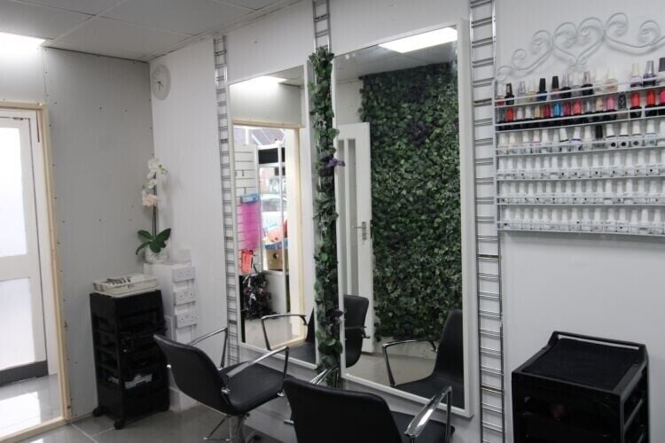 Prime A1 Retail Unit Available on Deansbrook Road in Bustling London Area Photo 2