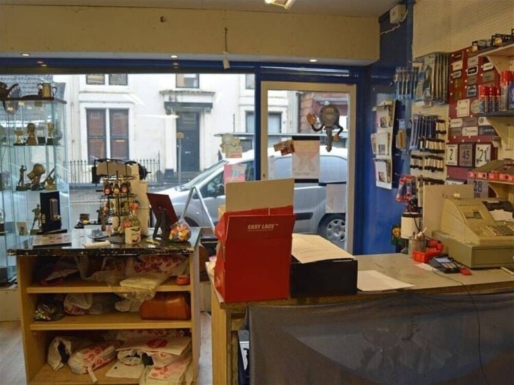 Prime Location Freehold Shop Premises Available in Renfrewshire, Ideal for Diverse Commercial Usage Photo 2