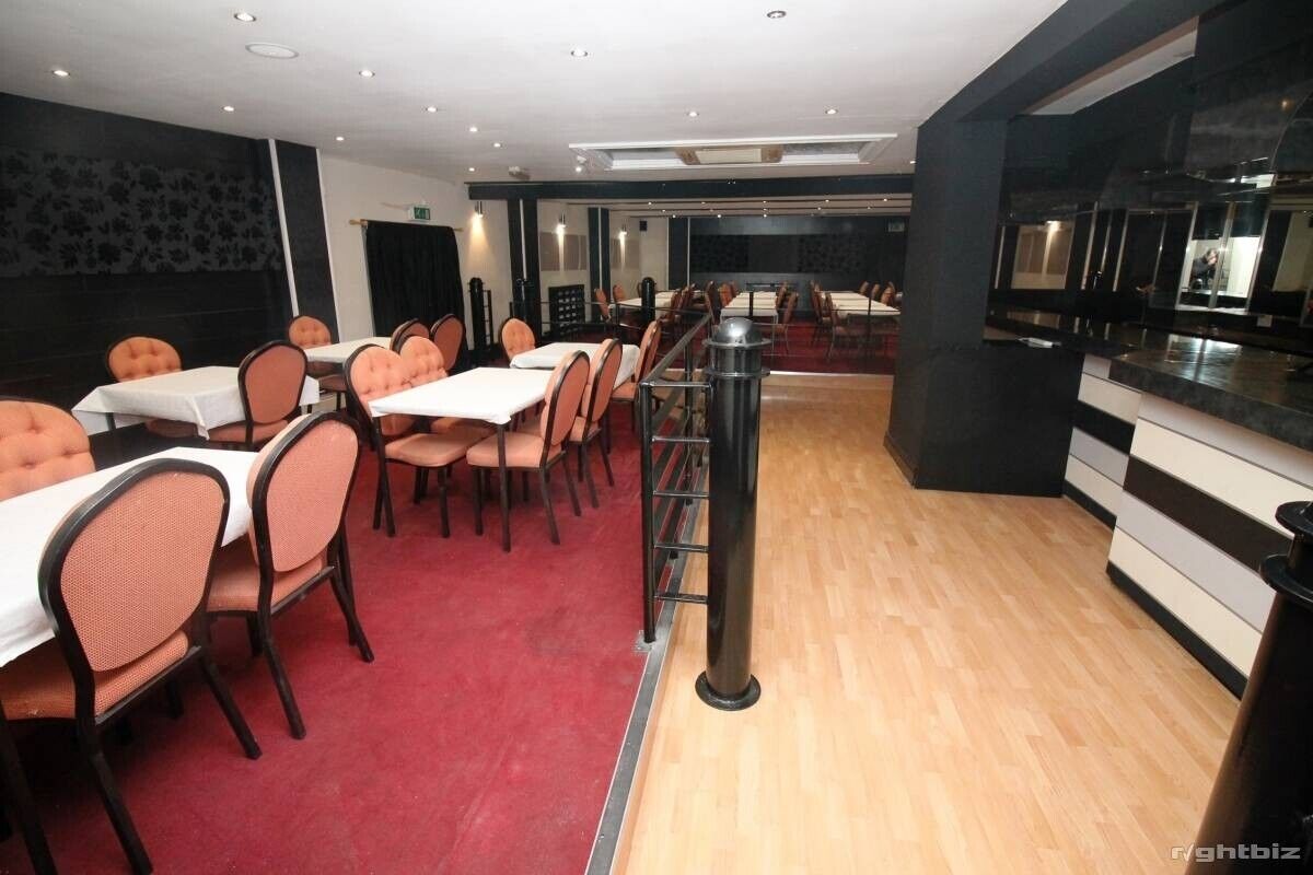 Spacious Four-Floor Commercial Property in Heart of Urmston Town Centre Photo 2