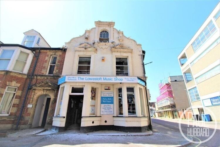 Spacious Two-Storey Commercial Property in Prime Lowestoft Centre Location for Sale Photo 2
