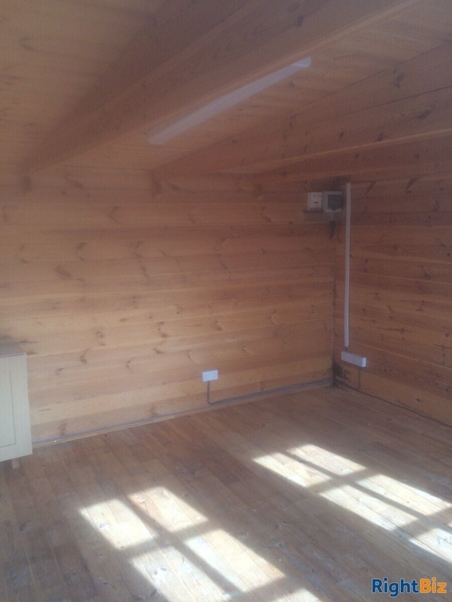 Prime Office or Salon Space for Rent in Pitsea, Basildon, Benfleet Area Photo 2