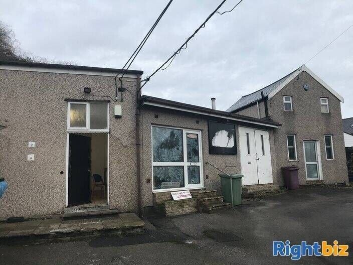 Profitable Sheffield Commercial Property with 2-Bed Apartment and Business Potential Photo 2