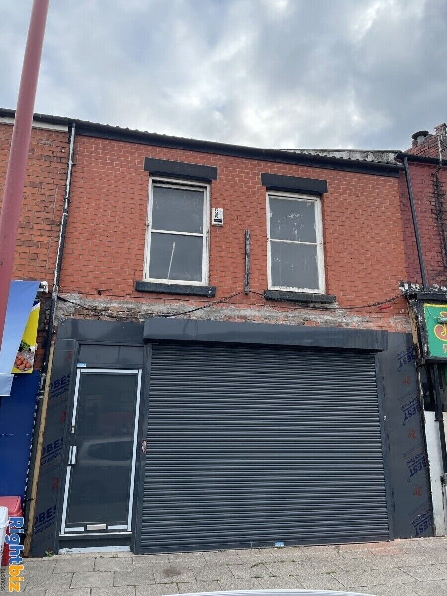 Prime Lock Up Shop for Lease in Busy Droylsden, Manchester - Tram Stop Adjacent Photo 2