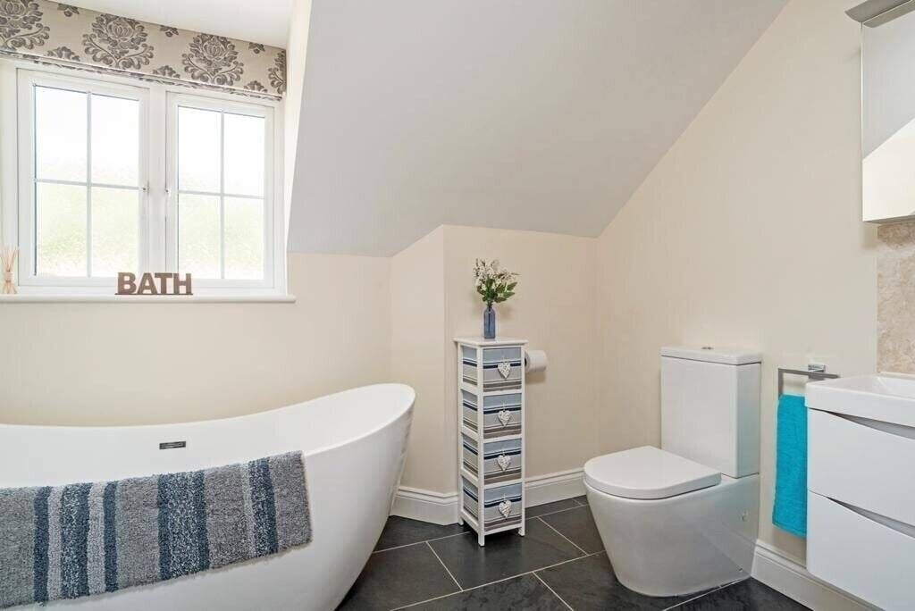Three Detached Houses with Reliable Rental Income in Lingfield Surrey for Sale Photo 2