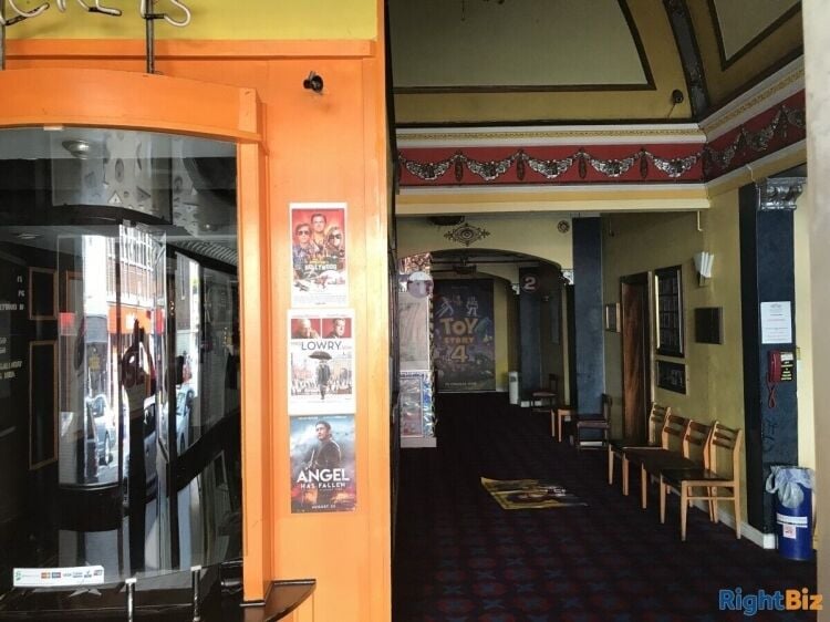 Prime Commercial Property Near The Beacon Shopping Centre in Eastbourne, Ideal for Developers Photo 2