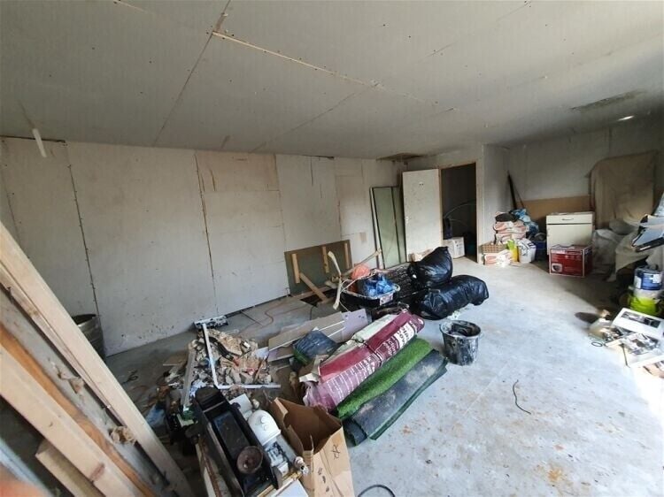 Refurbished Bradford Property for Sale, Ideal for Various Business Ventures Photo 2