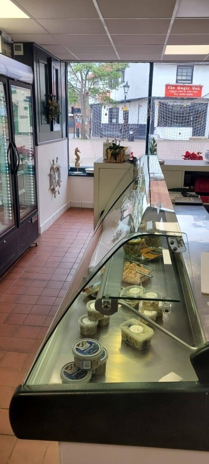 Prime Commercial Property in Waltham Abbey - Ideal for Catering Businesses Photo 2