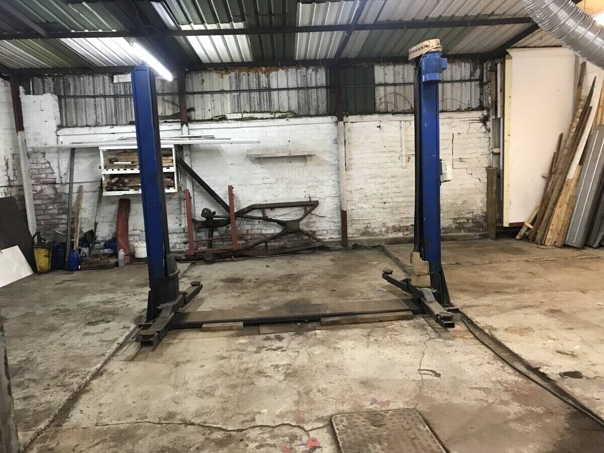 Spacious Two-Story Garage/Workshop Freehold in Central Darlington for Sale Photo 3