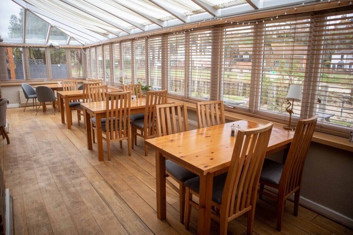 Substantial Riverside Hotel & Restaurant in Prime Quayside Location, East Sussex Photo 3