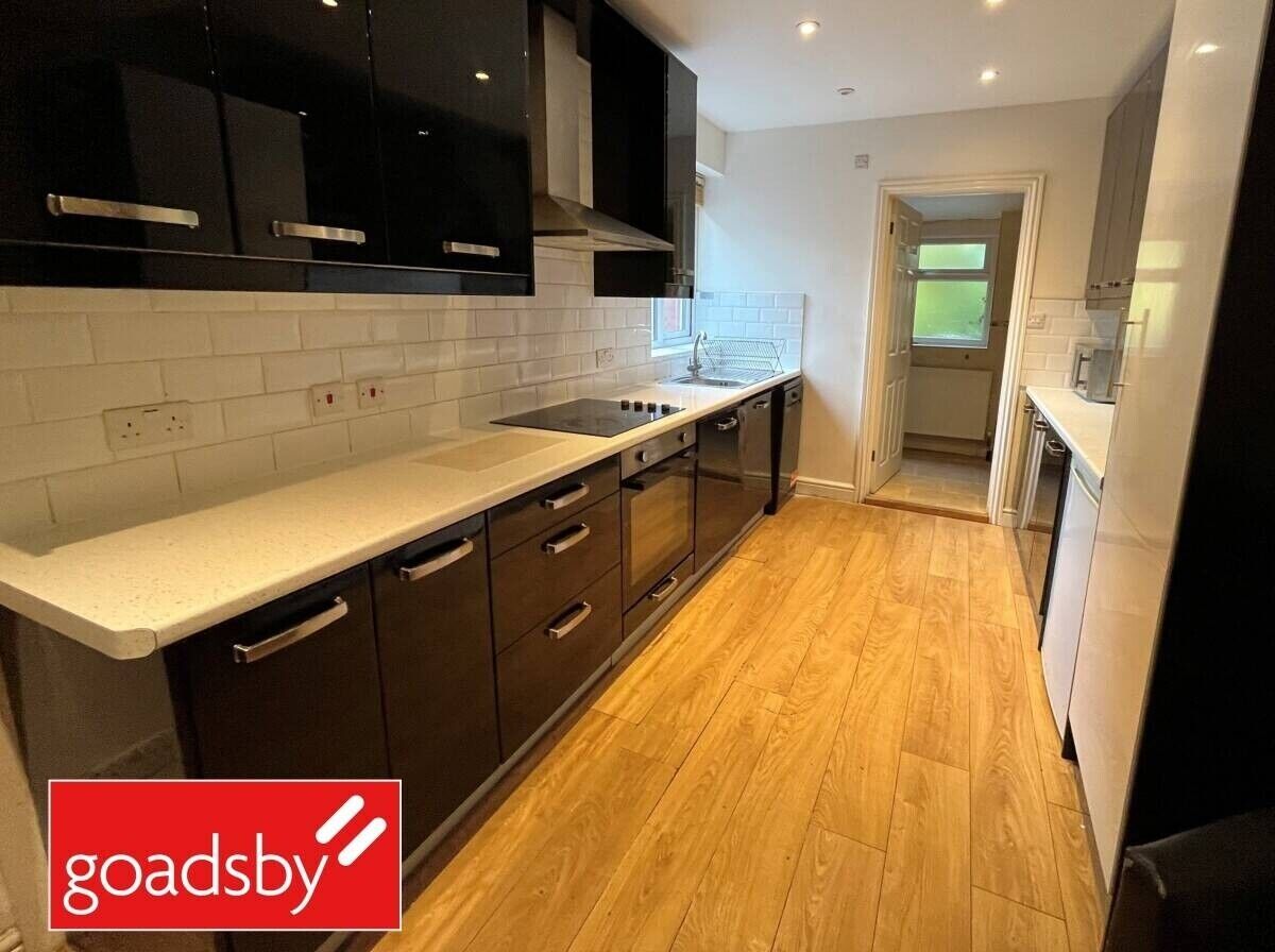 Fully Furnished HMO in High Demand Southampton Area, Ready for Immediate Vacancy Photo 3