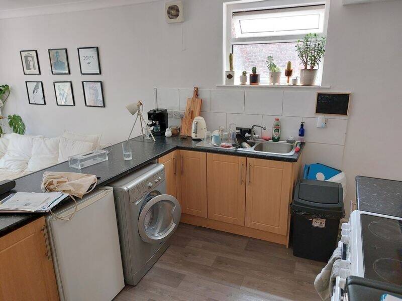 Prime Mixed Freehold Investment Property in York City Centre Photo 3
