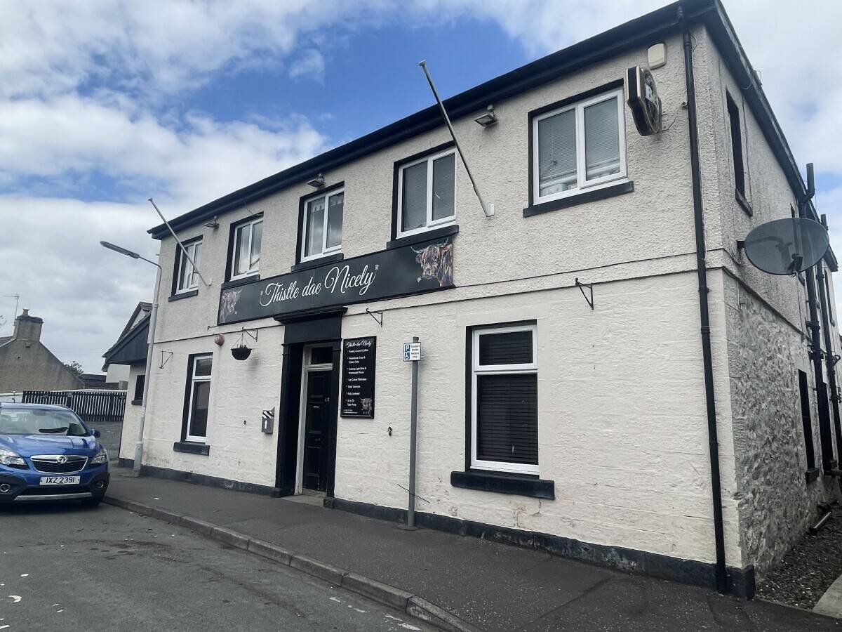 Former Fife Arms Hotel with Huge Potential - Restaurant, Bar, Letting Rooms and Owners' Accommodati Photo 3
