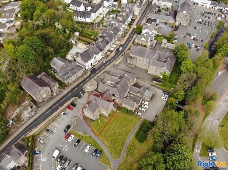 Grade II Listed Building in Gwynedd, Ideal for Development, Close to Tourist Hotspots Photo 3