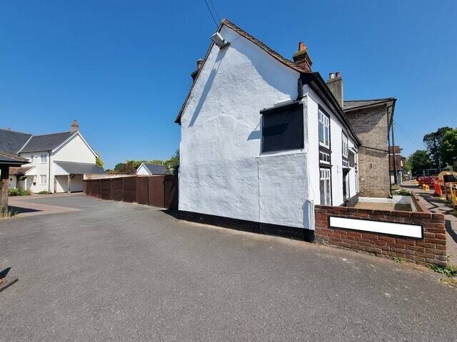 Spacious Mixed-Use Commercial Property in Great Baddow Essex Photo 3