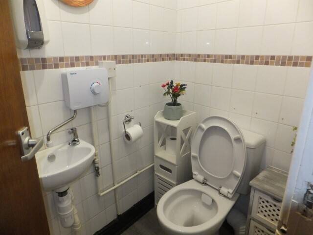 Double Fronted Retail Unit - To Let - Buxton Photo 3