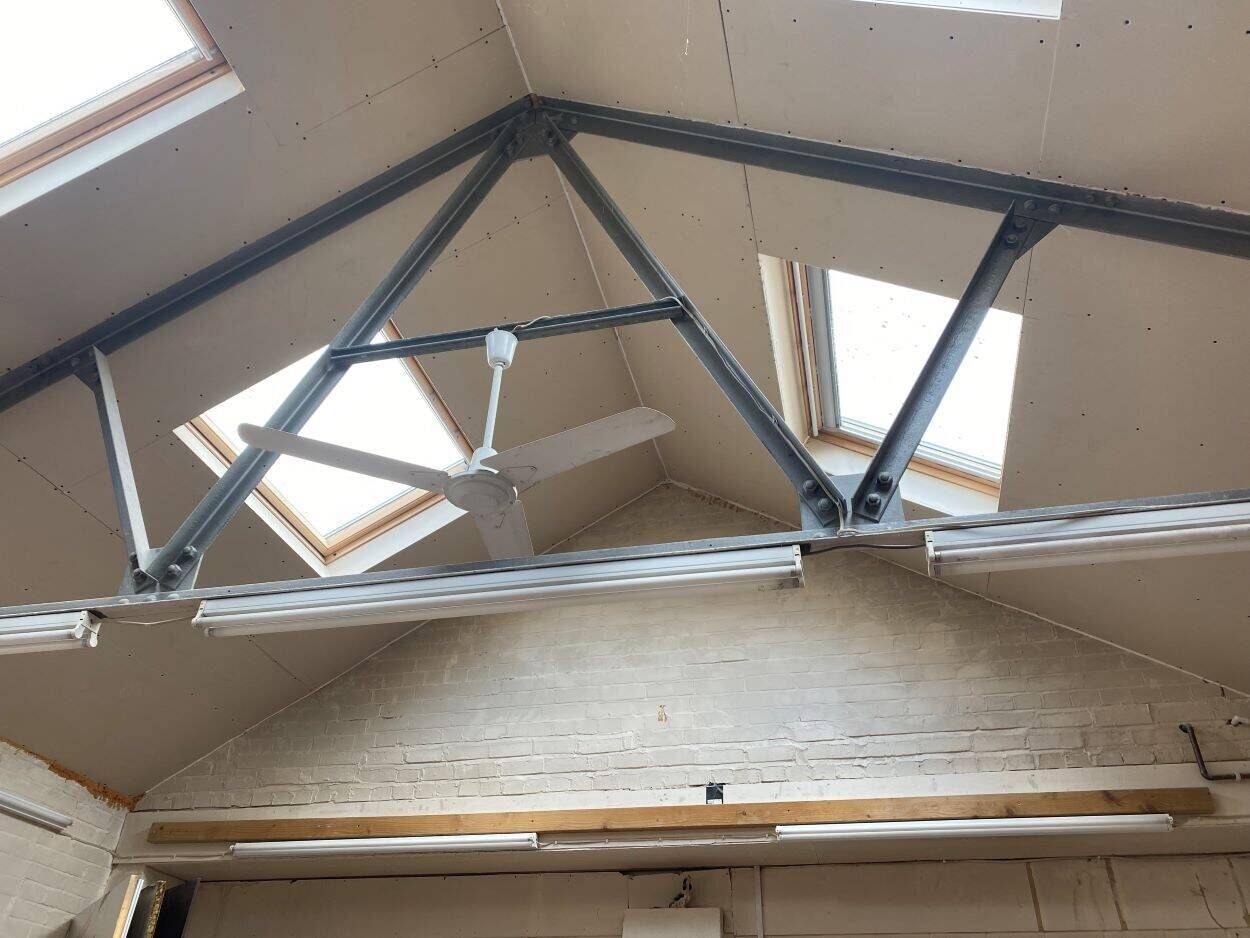 Commercial Premises - B1 Business Use - Reading Berkshire-Business Premises/Office/Storage/Workshop Photo 3