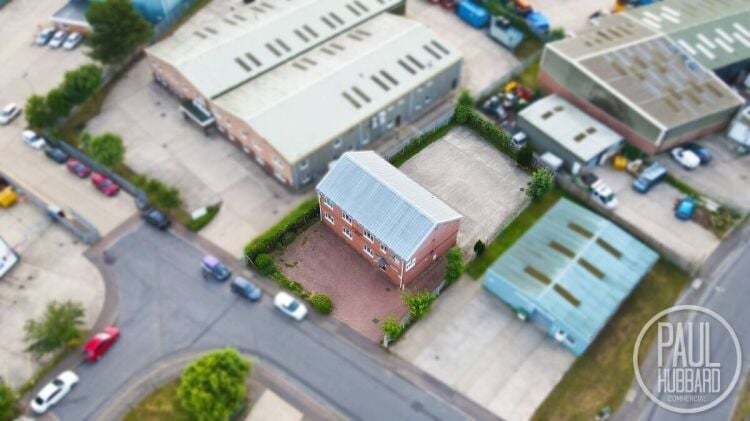 Prime Two-Storey Office Property in Thriving Industrial Estate, Great Yarmouth, Norfolk Photo 3