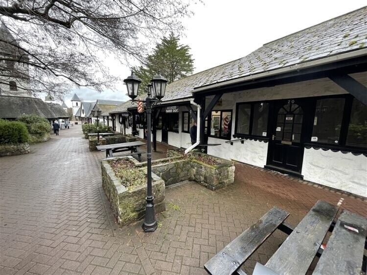 Prominent Retail Premises at Trago Mills To Let For Sale in Newton Abbot Photo 3