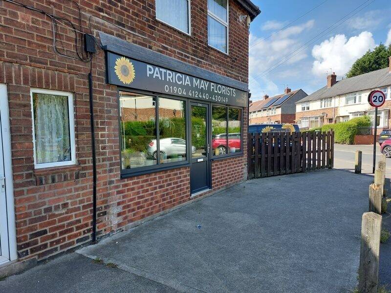Very Visible Retail Unit TO LET ideal for salon, cafe, retail etc 196 Melrosegate, York, YO10 3SW Photo 3