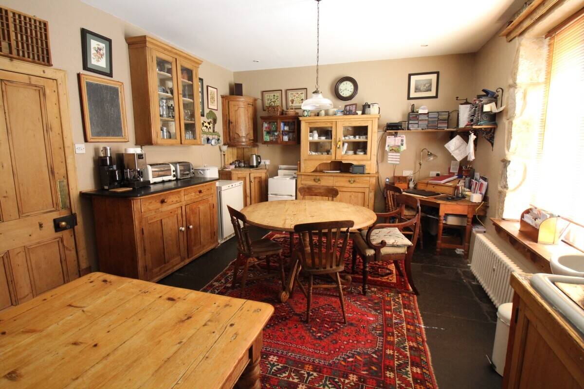 Stunning Period Property with Guest House and Catering Business in Speyside Heartland Photo 2