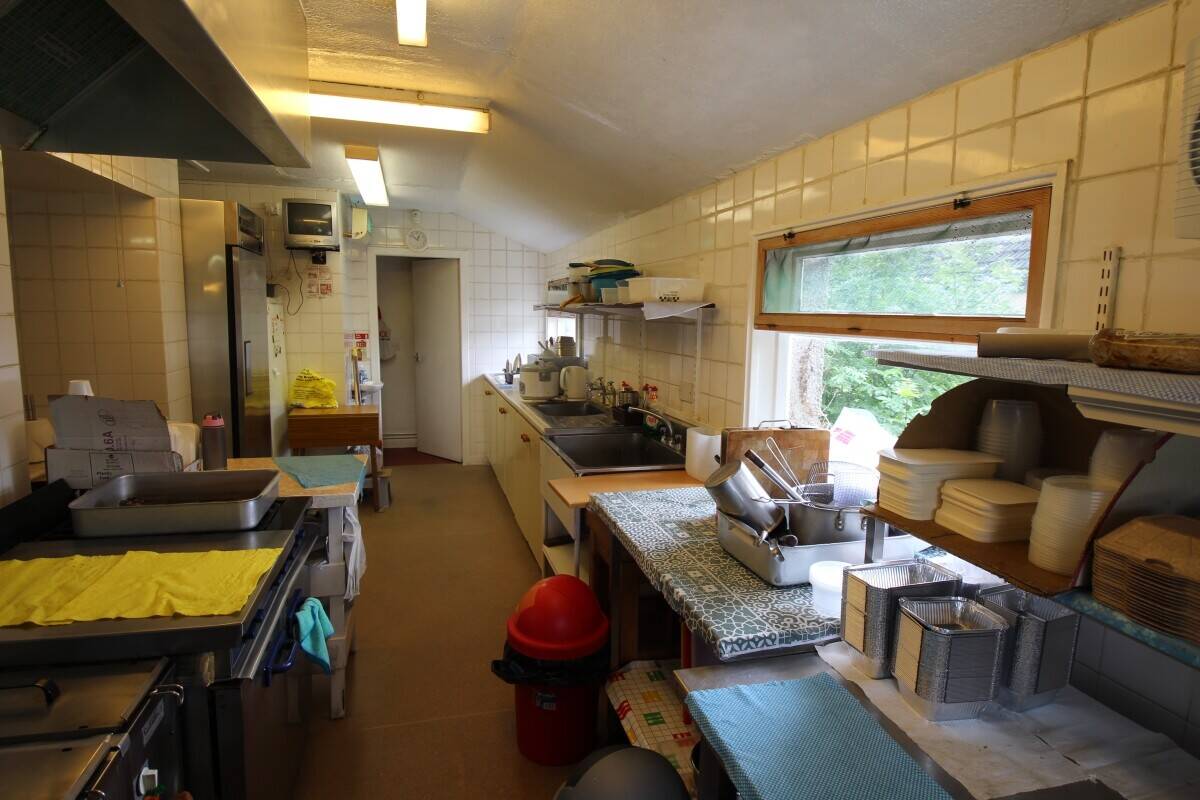 Prime Commercial Property in Fochabers Moray, Perfect for Hot Food Establishment Photo 3