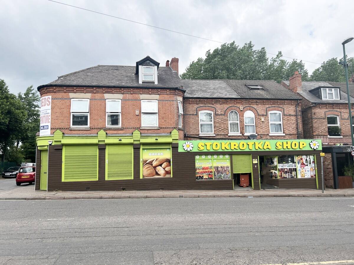 Prime Corner Plot Investment Property with Retail Unit and Four Flats in Nottinghamshire NG7 Photo 3