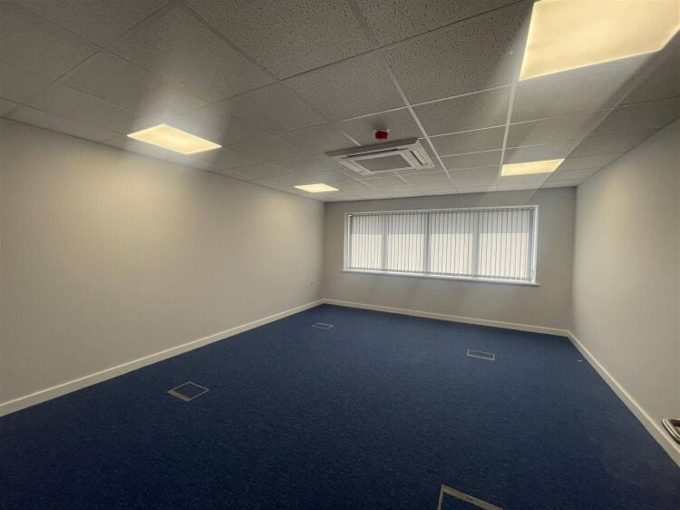 Immediate Occupation: Newly Renovated Luxury Offices on Kingsbury Road, London in Jubilee Centre Photo 3