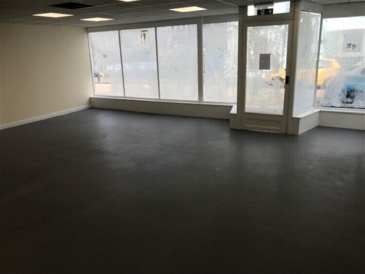 Retail Premises in a Prime Position For Sale in Newton Abbot Photo 3