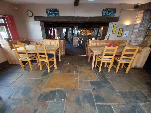 Charming Gloucestershire Pub & Restaurant with Lakeside Gardens and Owners Accommodation For Sale Photo 3