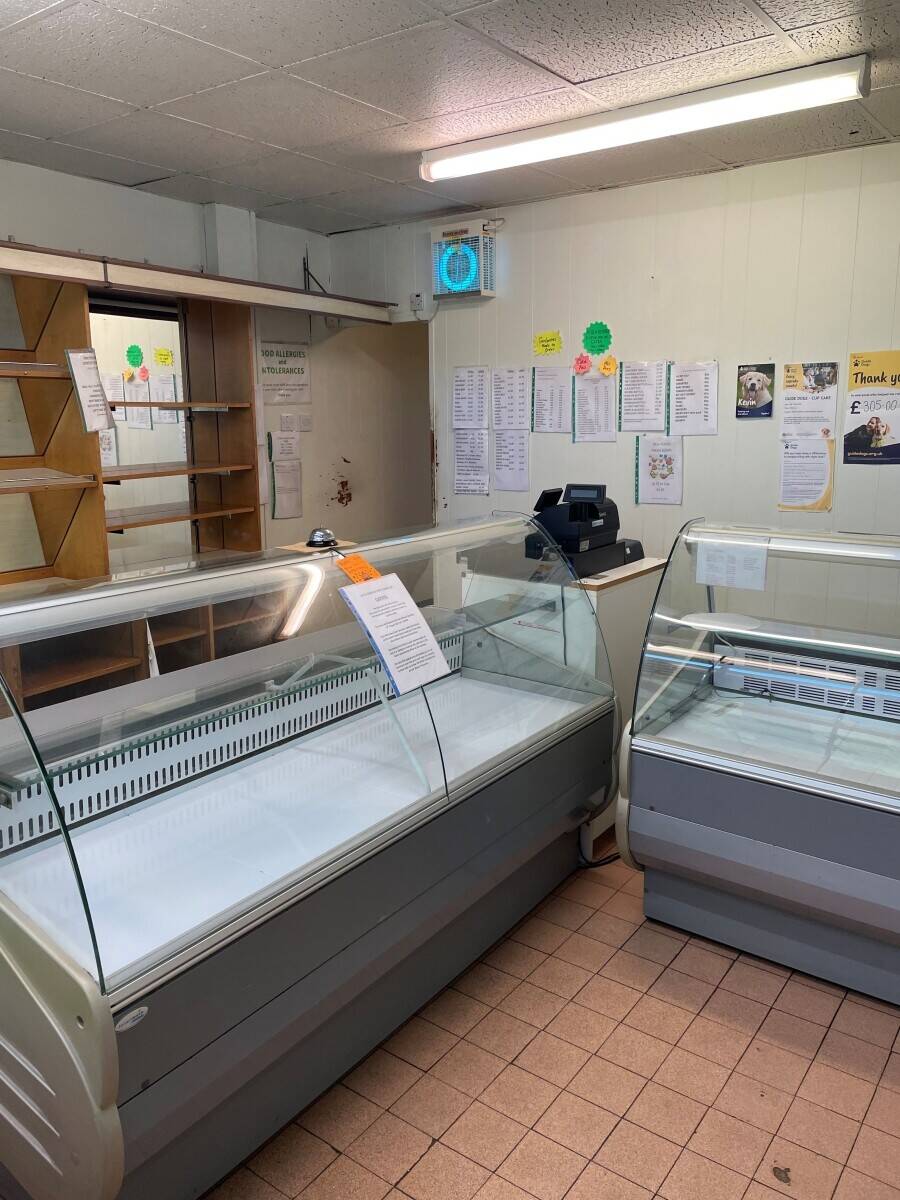 Two-Storey Terraced Commercial Property in Rochdale, Ideal for Bakery, Loft Access, Parking Availab Photo 3